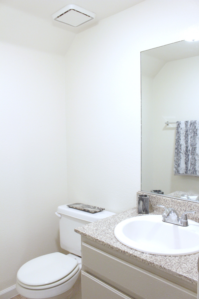 Take a tour today and view Interiors 4 for yourself at the Mountain View Apartments